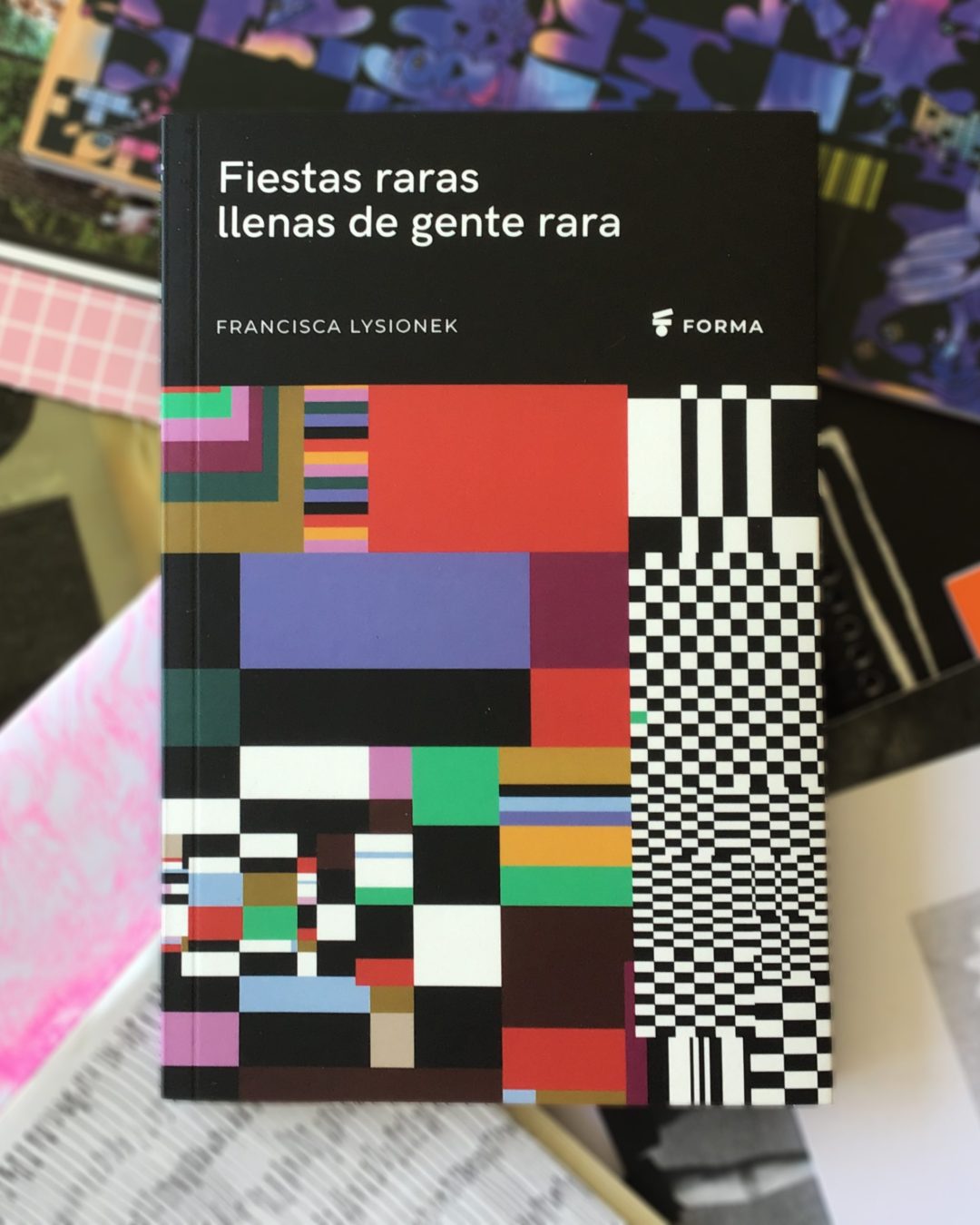 FIESTAS RARAS LLENAS DE GENTE